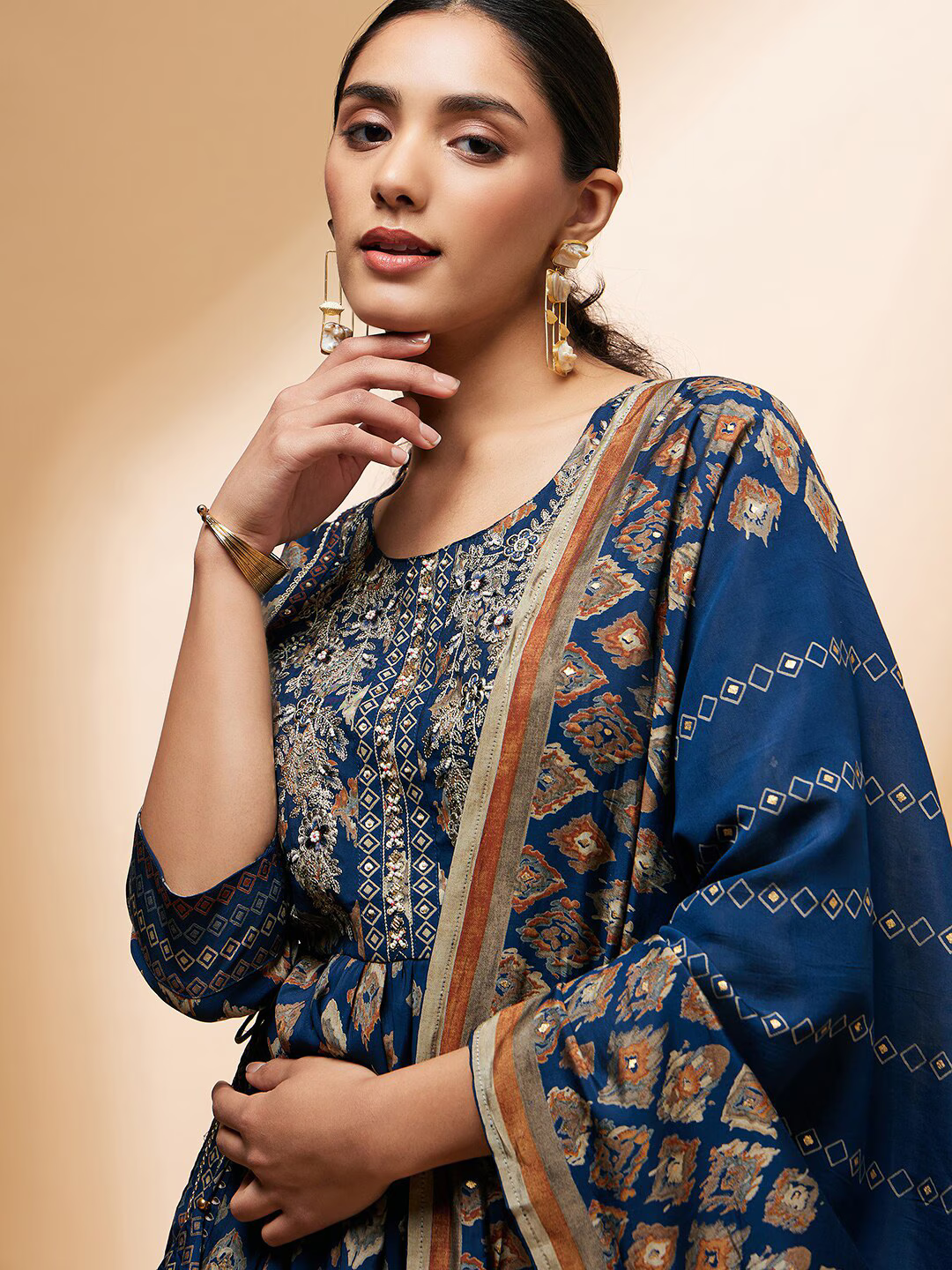 Ethnic Motifs Printed Kurta With Trousers & Dupatta