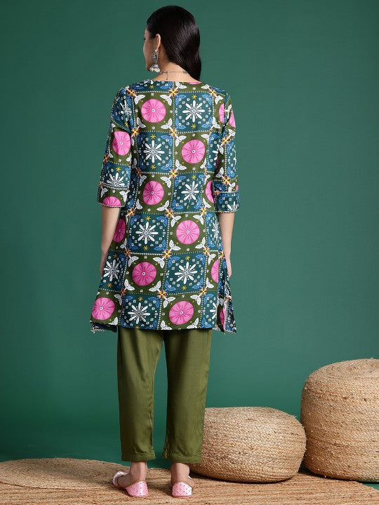 Ethnic Motifs Printed Straight Kurta with Trousers