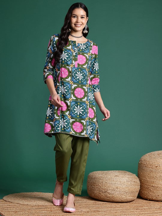 Ethnic Motifs Printed Straight Kurta with Trousers