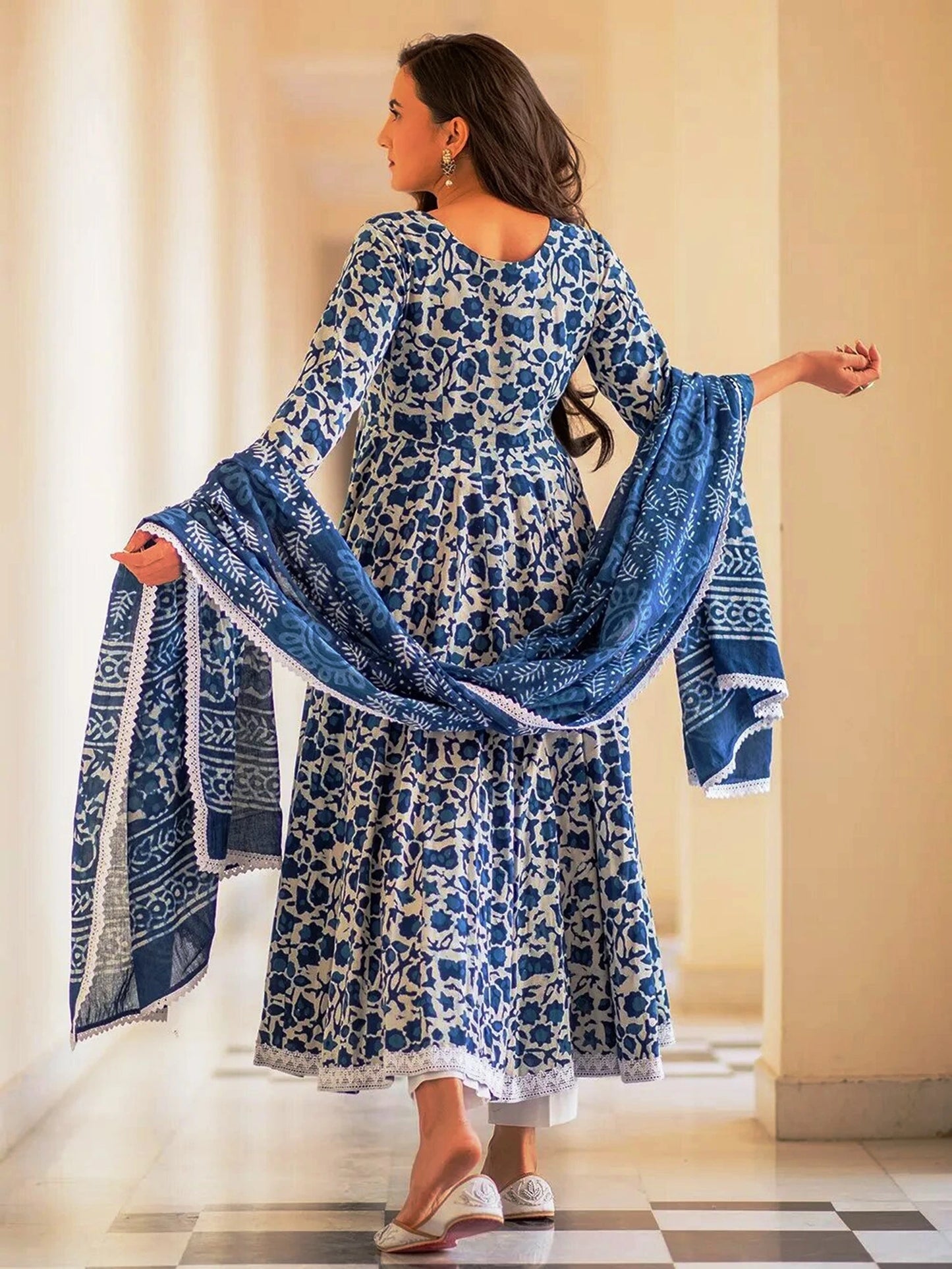 Women Cotton Blend Kurta Pant Dupatta Set