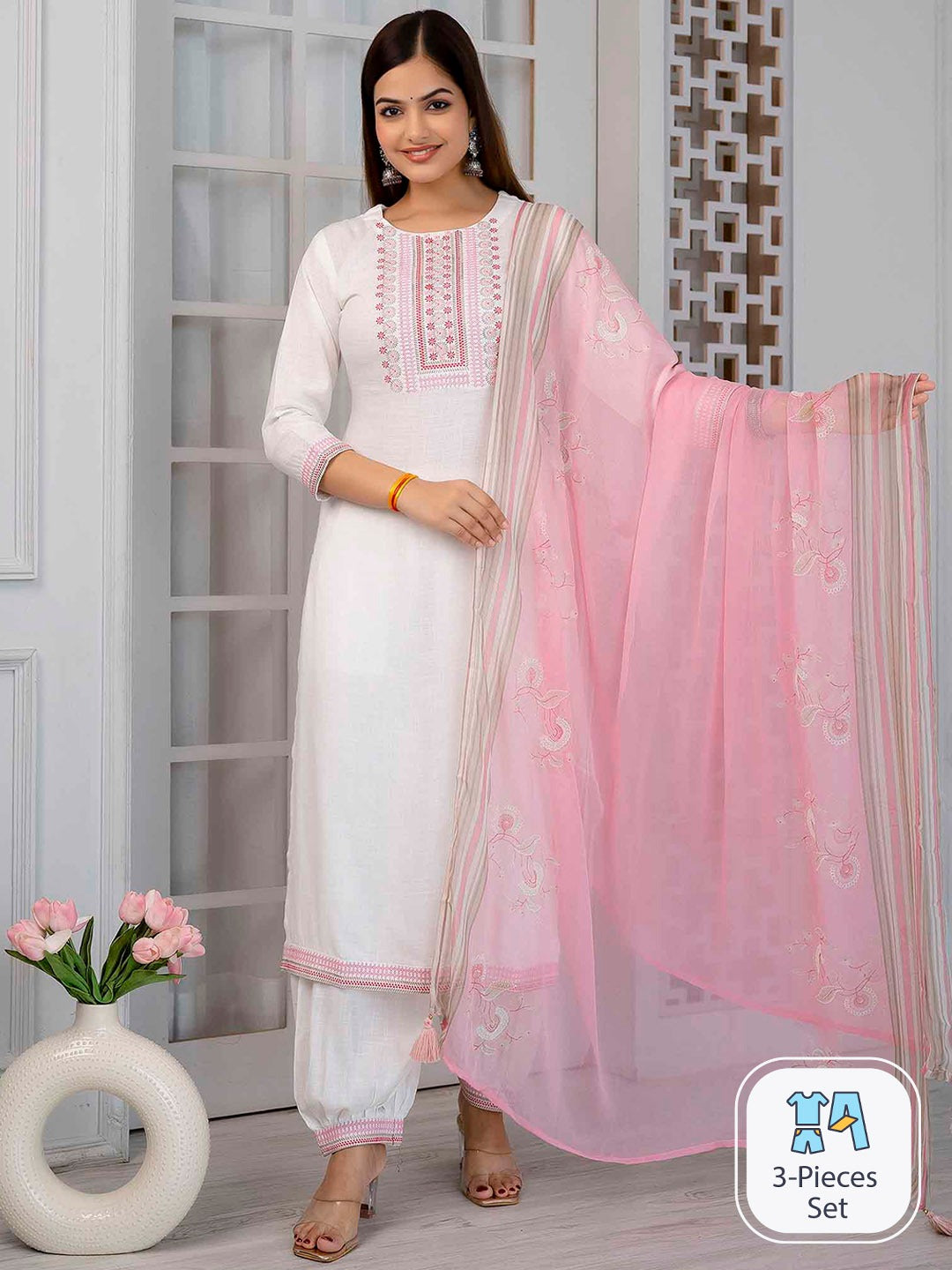 Floral Embroidered Regular Thread Work Kurta with Salwar & Dupatta