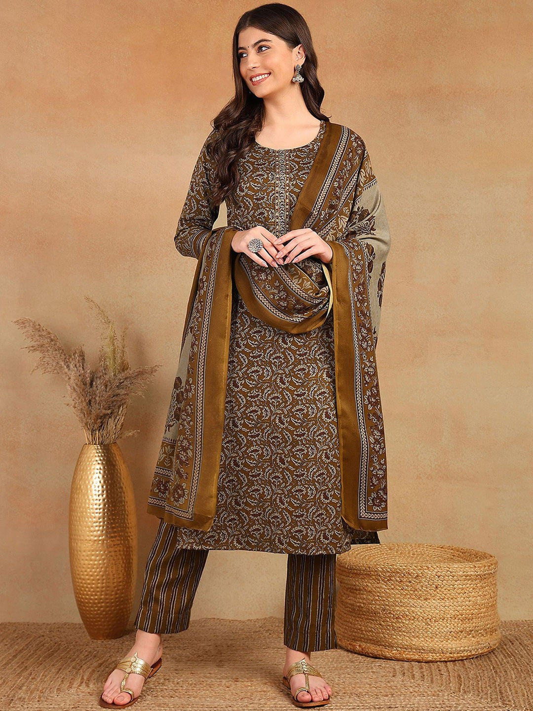 Floral Printed Thread Work Straight Kurta with Trousers & Dupatta
