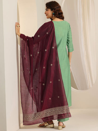 Floral Yoke Design V-Neck Straight Thread Work Kurta With Trousers & Dupatta