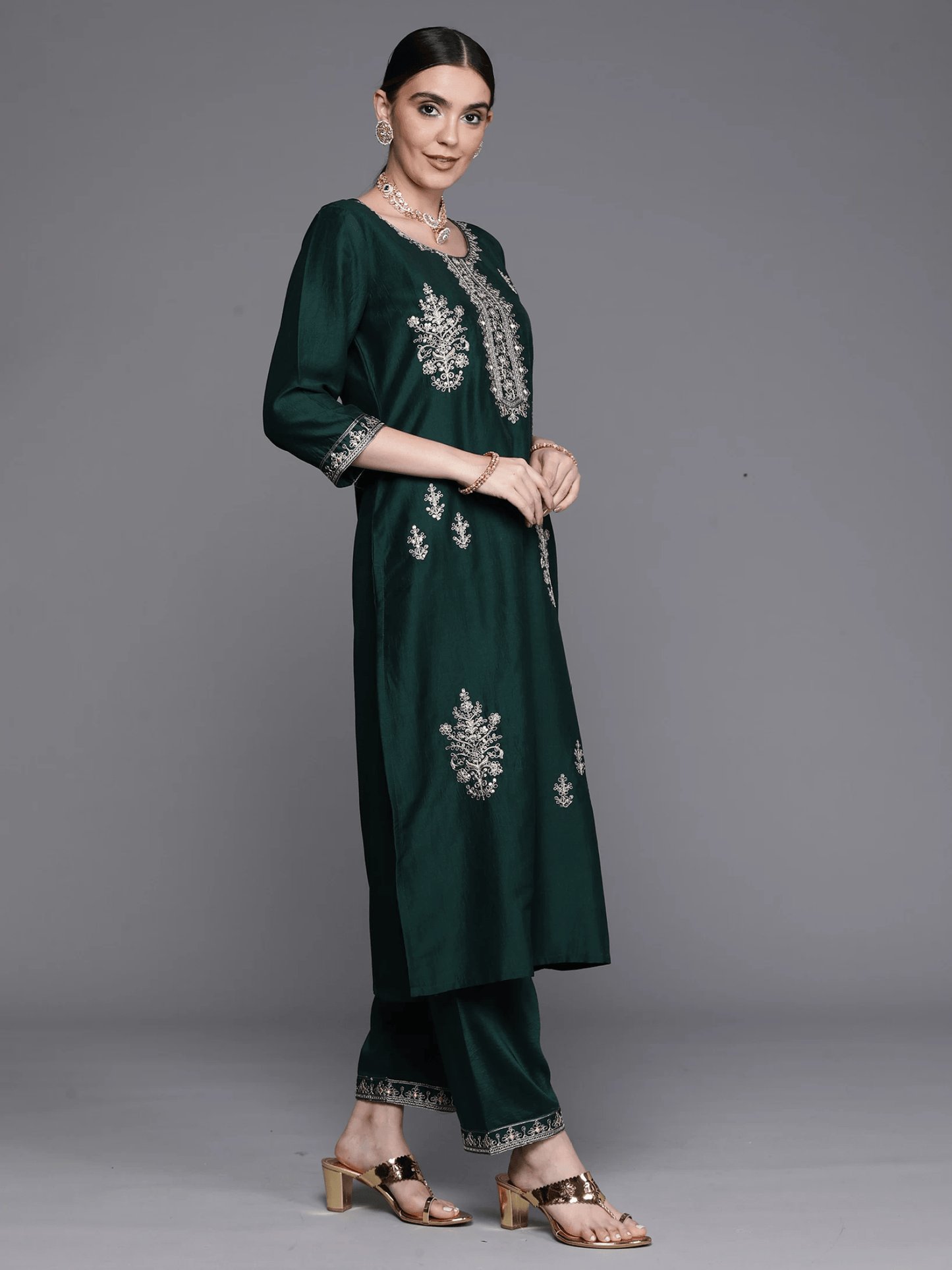 Women Cotton Blend Kurta Pant Dupatta Set