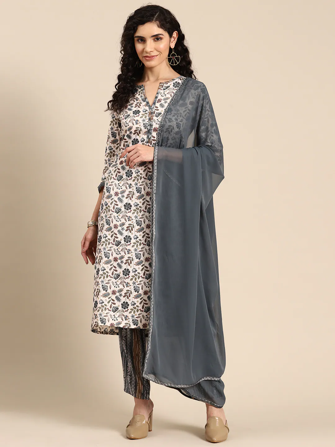 Women Floral Printed Regular Kurta with Trousers & With Dupatta