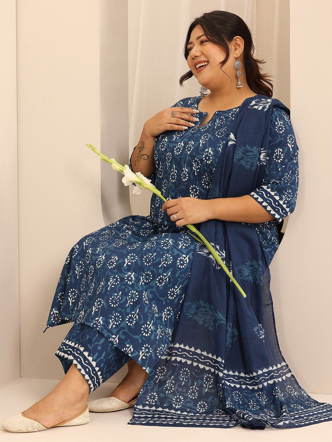 Extra Love By Libas Plus Size Women Ethnic Motifs Printed Kurta with Trousers & Dupatta
