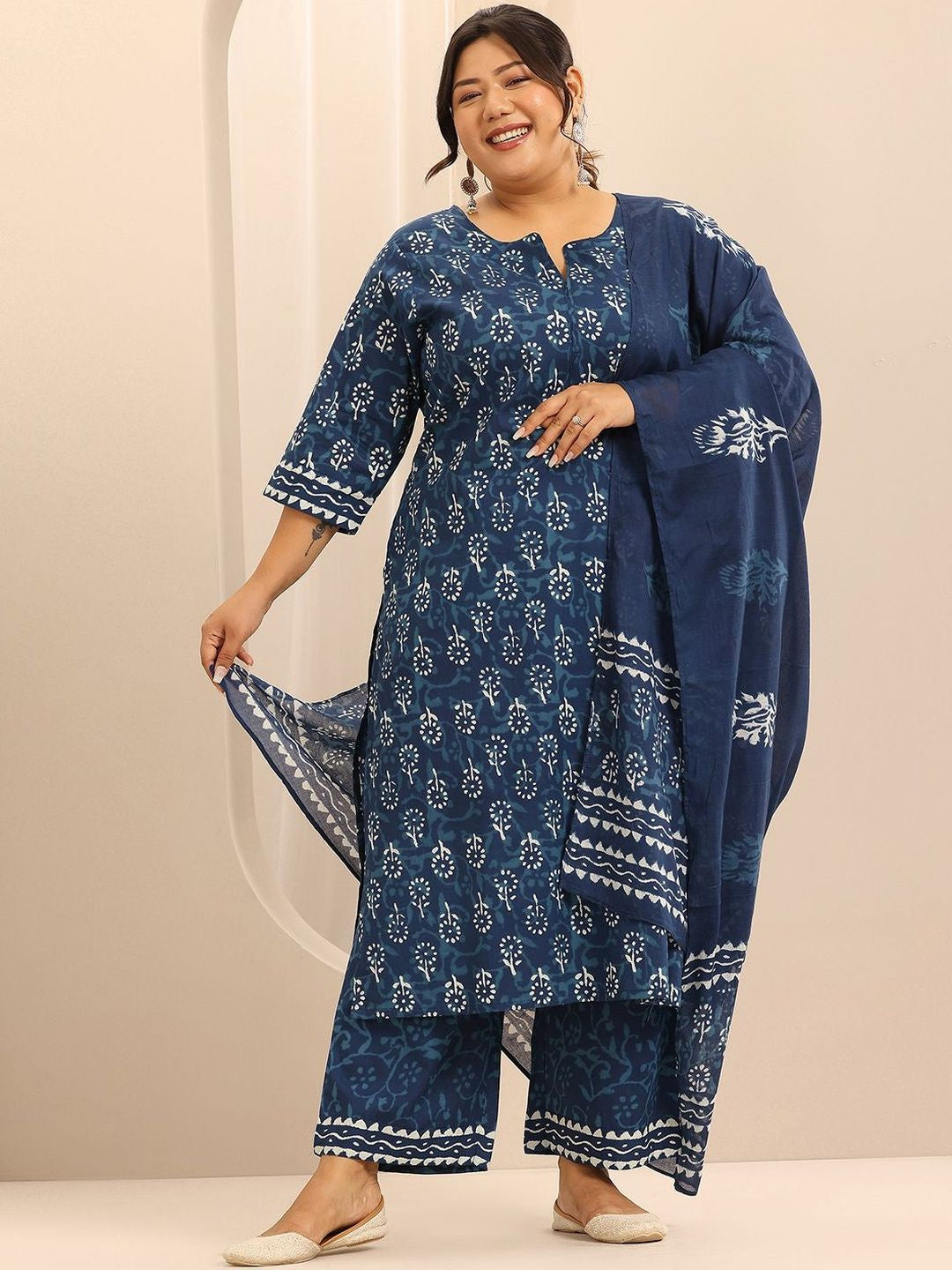 Extra Love By Libas Plus Size Women Ethnic Motifs Printed Kurta with Trousers & Dupatta