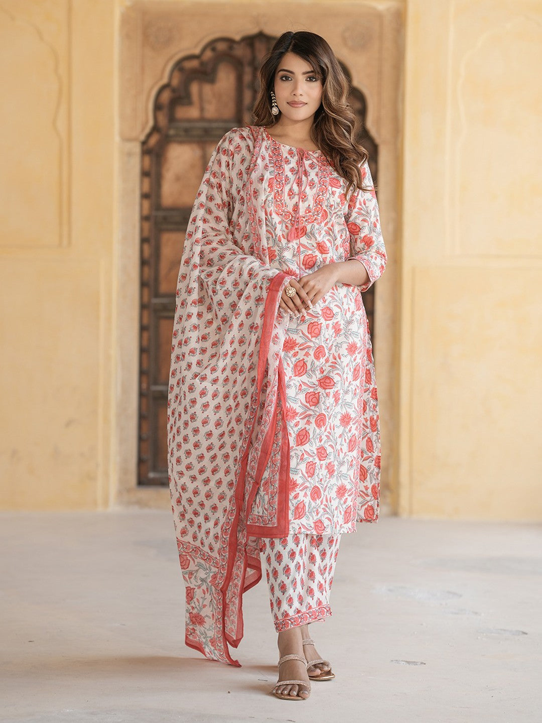 Women Floral Printed Regular Thread Work Pure Cotton Kurta with Trousers & With Dupatta