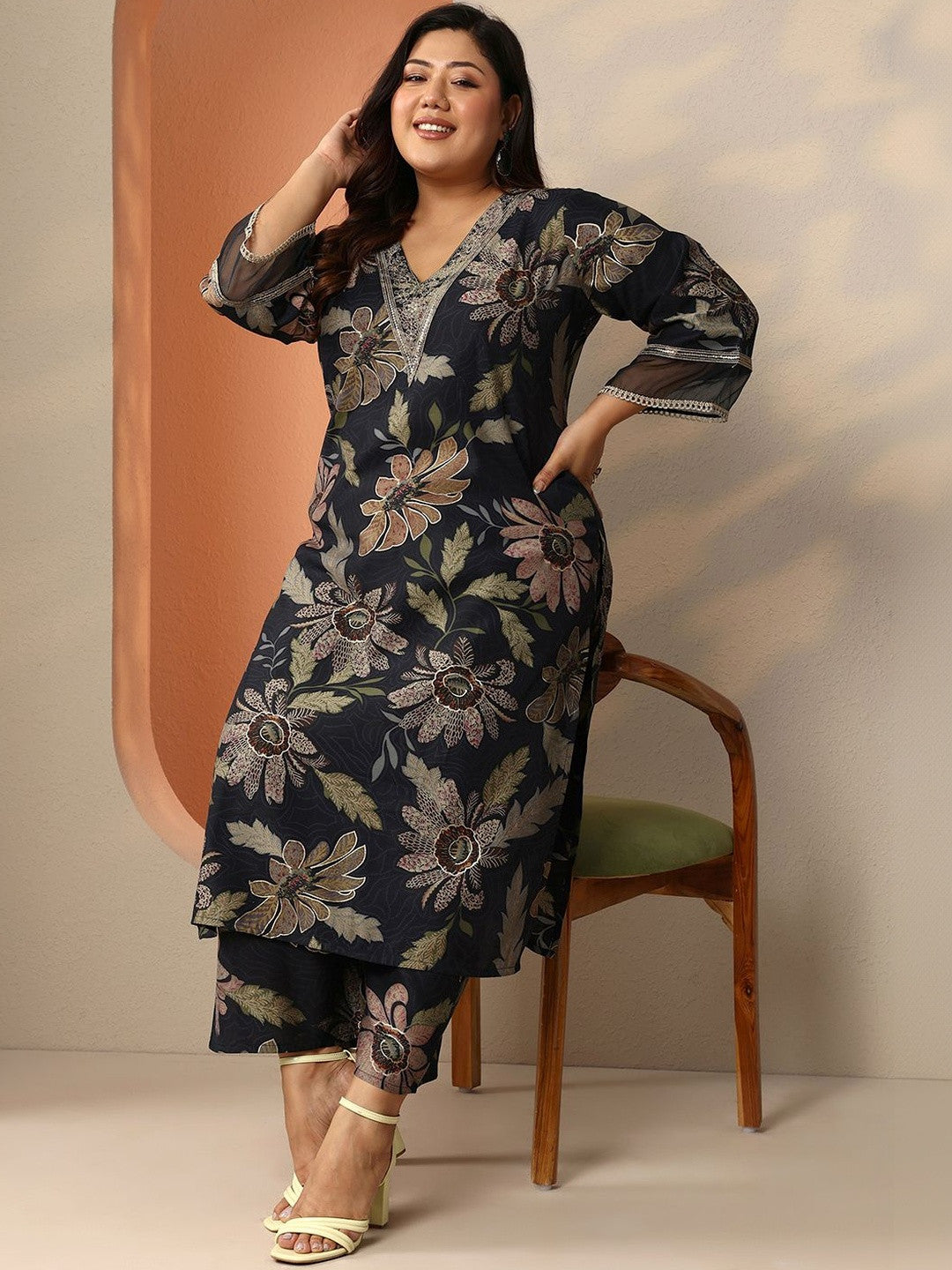 Plus size Floral Printed Regular Thread Work Kurta with Trousers
