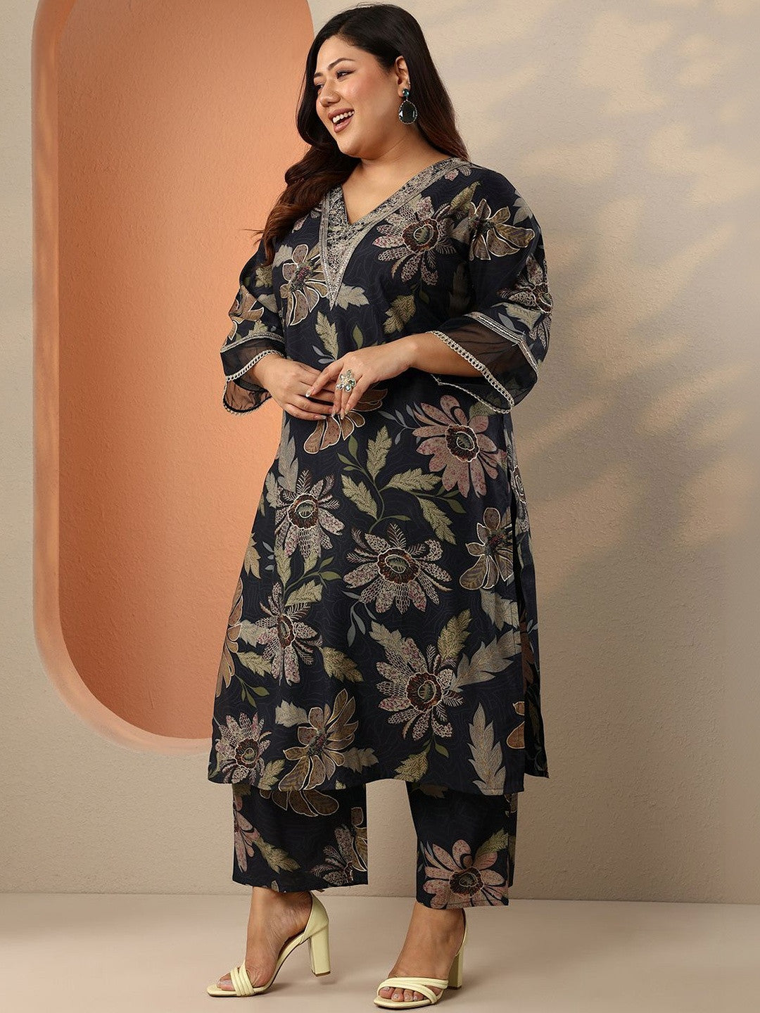 Plus size Floral Printed Regular Thread Work Kurta with Trousers