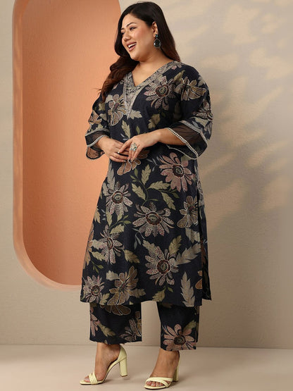 Plus size Floral Printed Regular Thread Work Kurta with Trousers