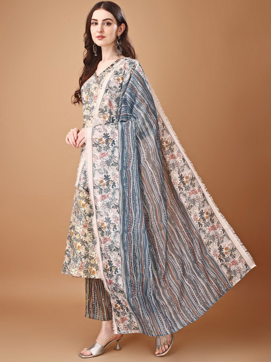 Women Floral Printed Regular Kurta with Palazzos & With Dupatta