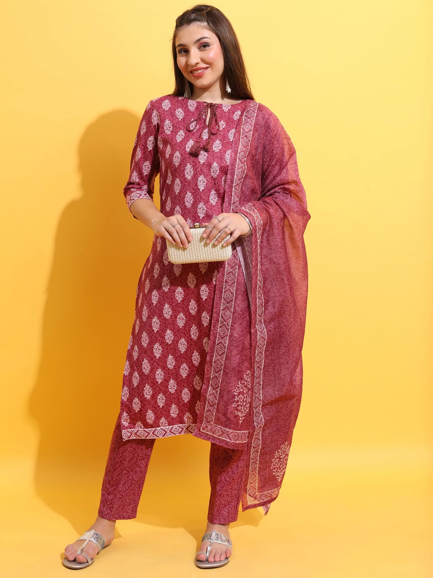 Women Cotton Blend Kurta Pant Set