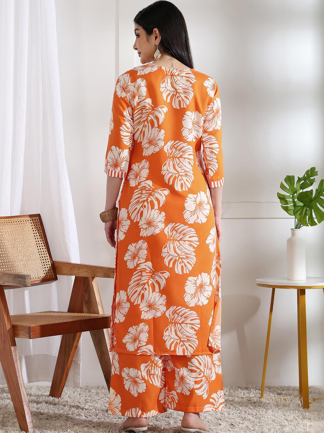 Women Orange Viscose Rayon Kurta Sets
