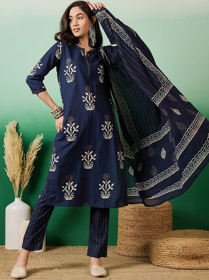Notch Neck Printed Pure Cotton Kurta With Trousers & Dupatta