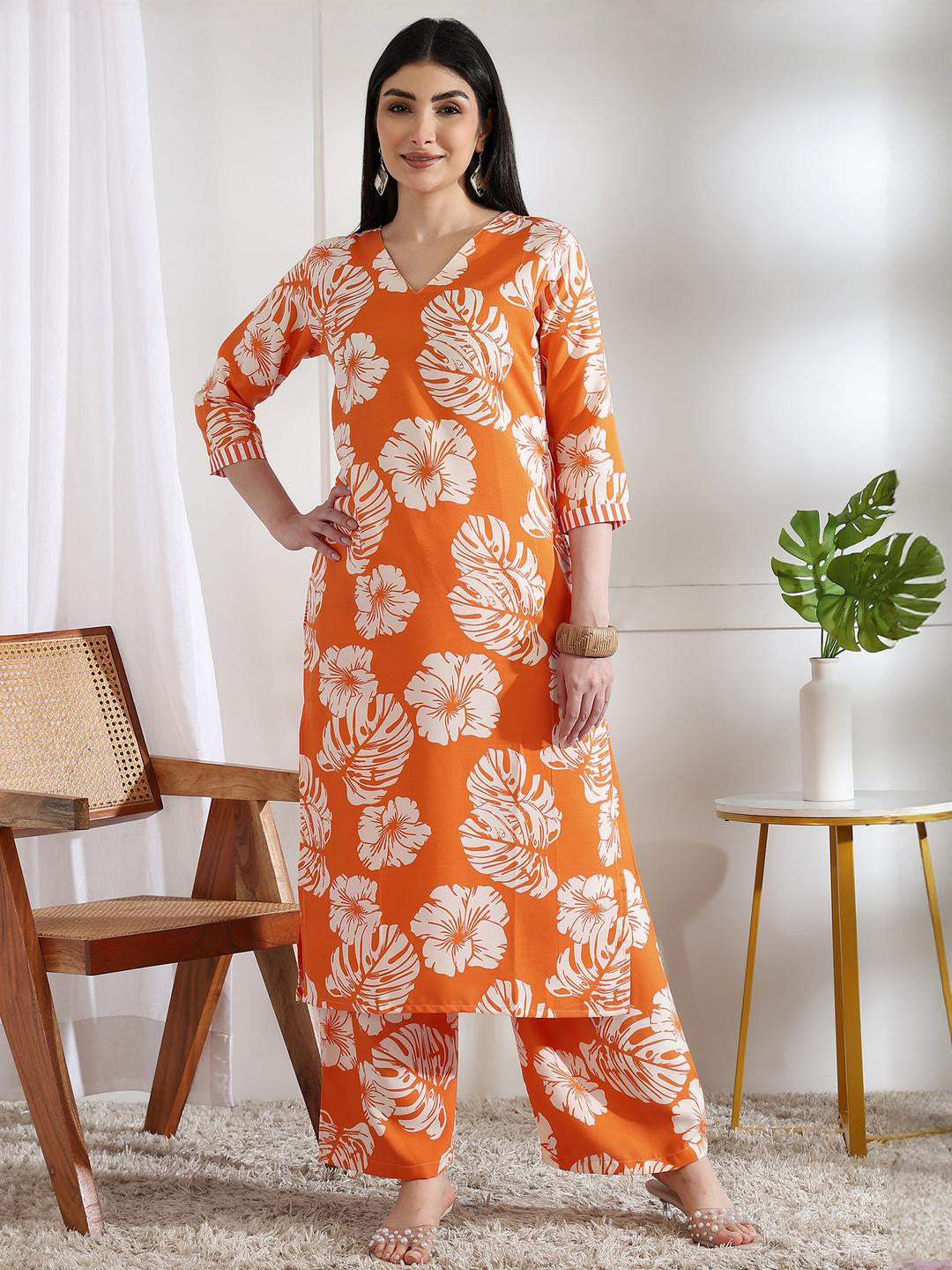 Women Orange Viscose Rayon Kurta Sets