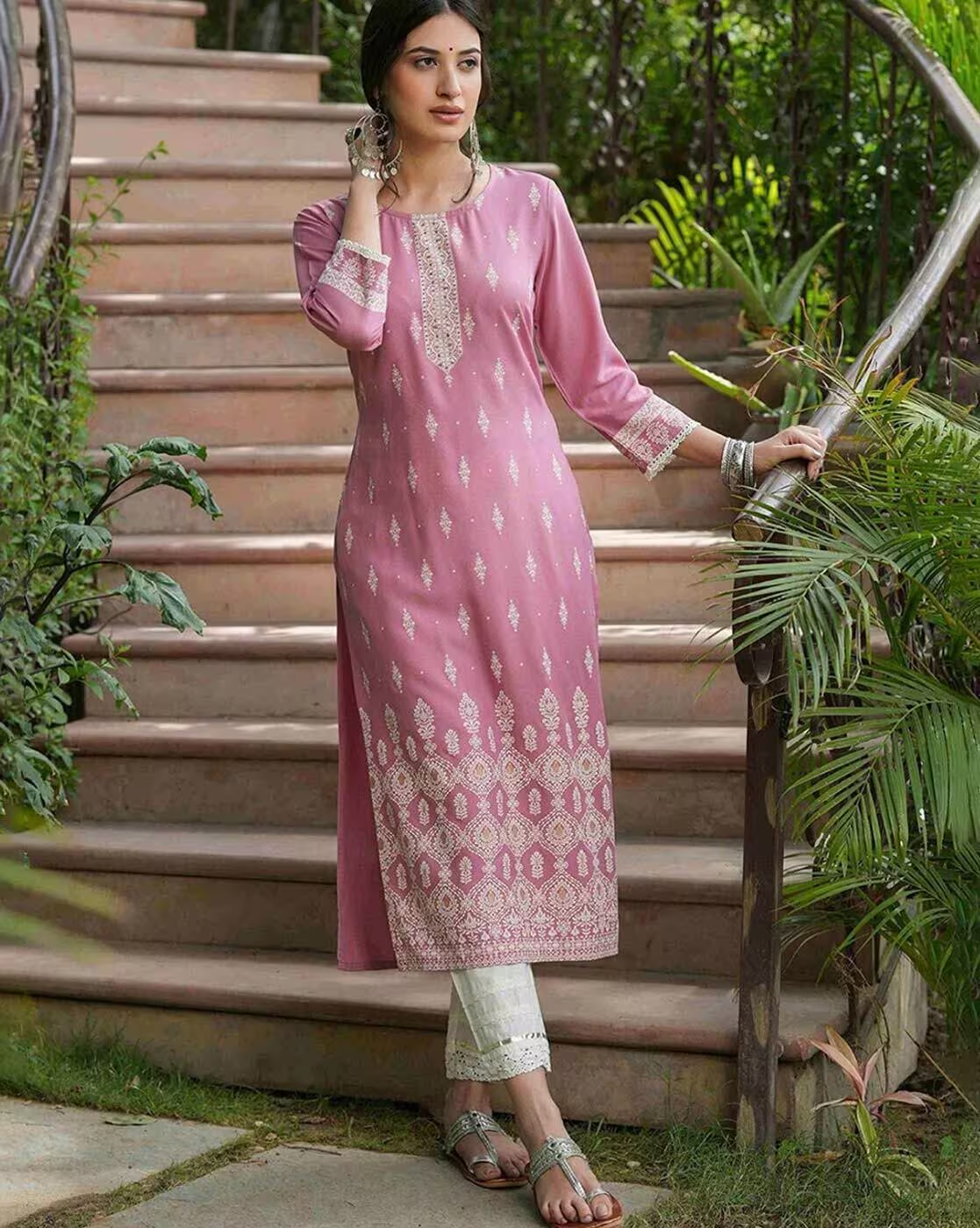 Floral Print Round-Neck Straight Kurta