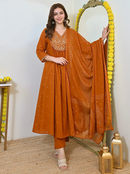 Women Rayon Kurta Pant Dupatta Set
