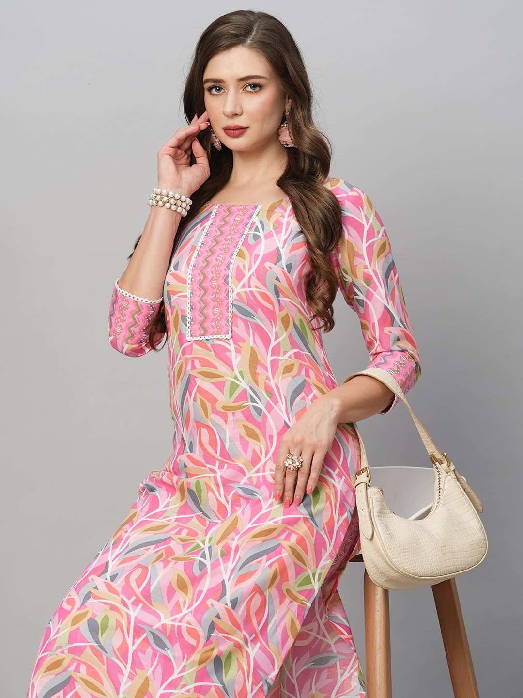 Women's Pink Cotton Blend Straight Printed Kurta with Pant Set