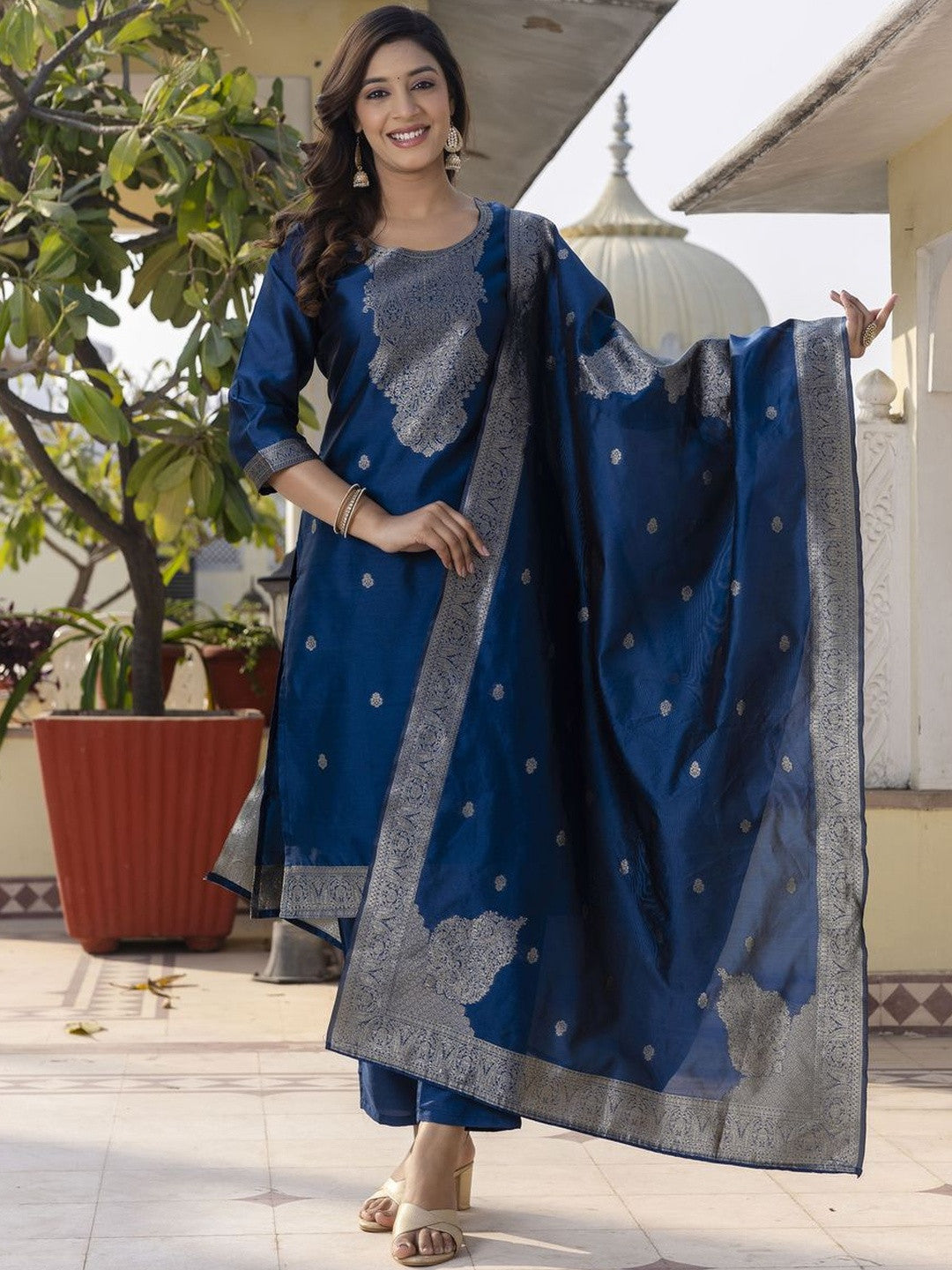 Women Ethnic Motifs Woven Design Kurta with Palazzos & Dupatta