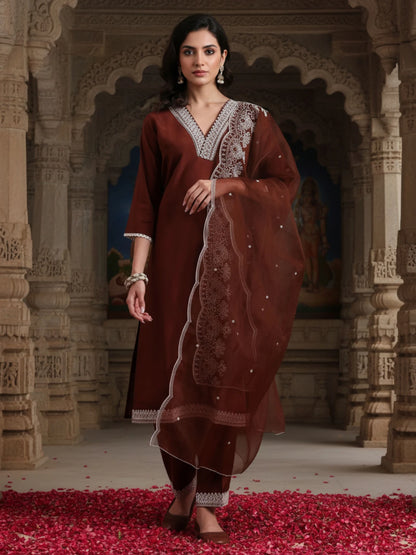 Women Silk Blend Kurta Pant Dupatta Set