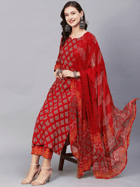 Ethnic Motifs Print Sweetheart Neck Regular Kurta With Trousers & Dupatta