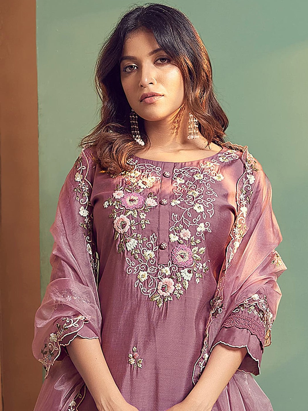 Floral Embroidered Regular Thread Work Kurta With Trousers & Dupatta