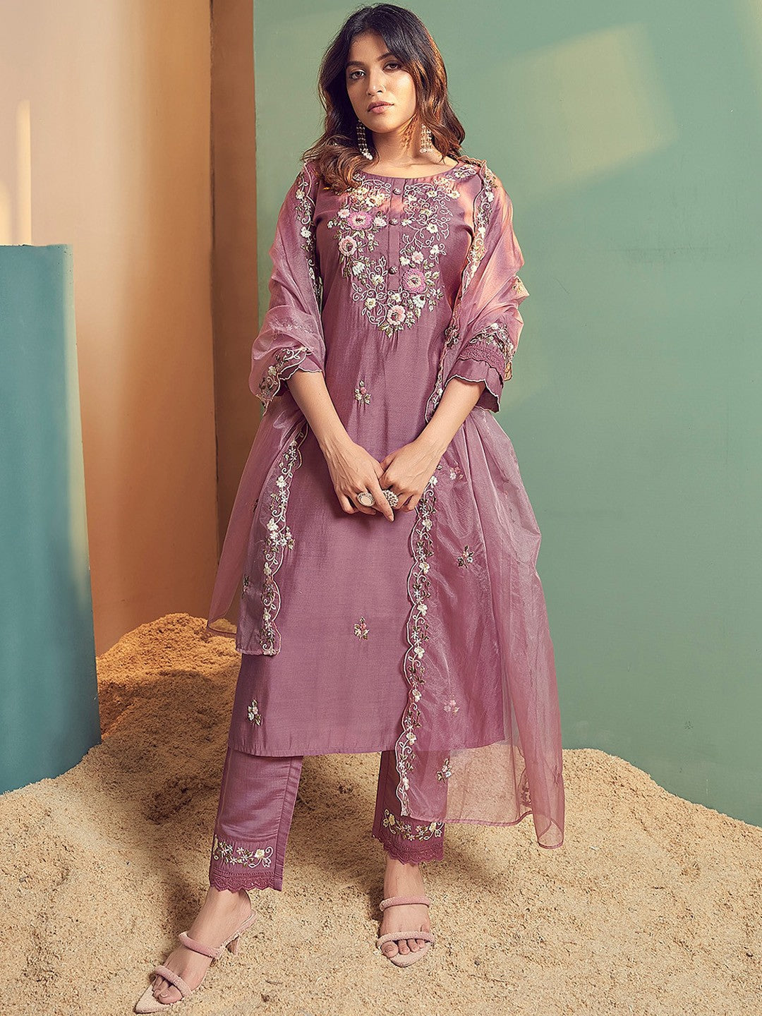 Floral Embroidered Regular Thread Work Kurta With Trousers & Dupatta