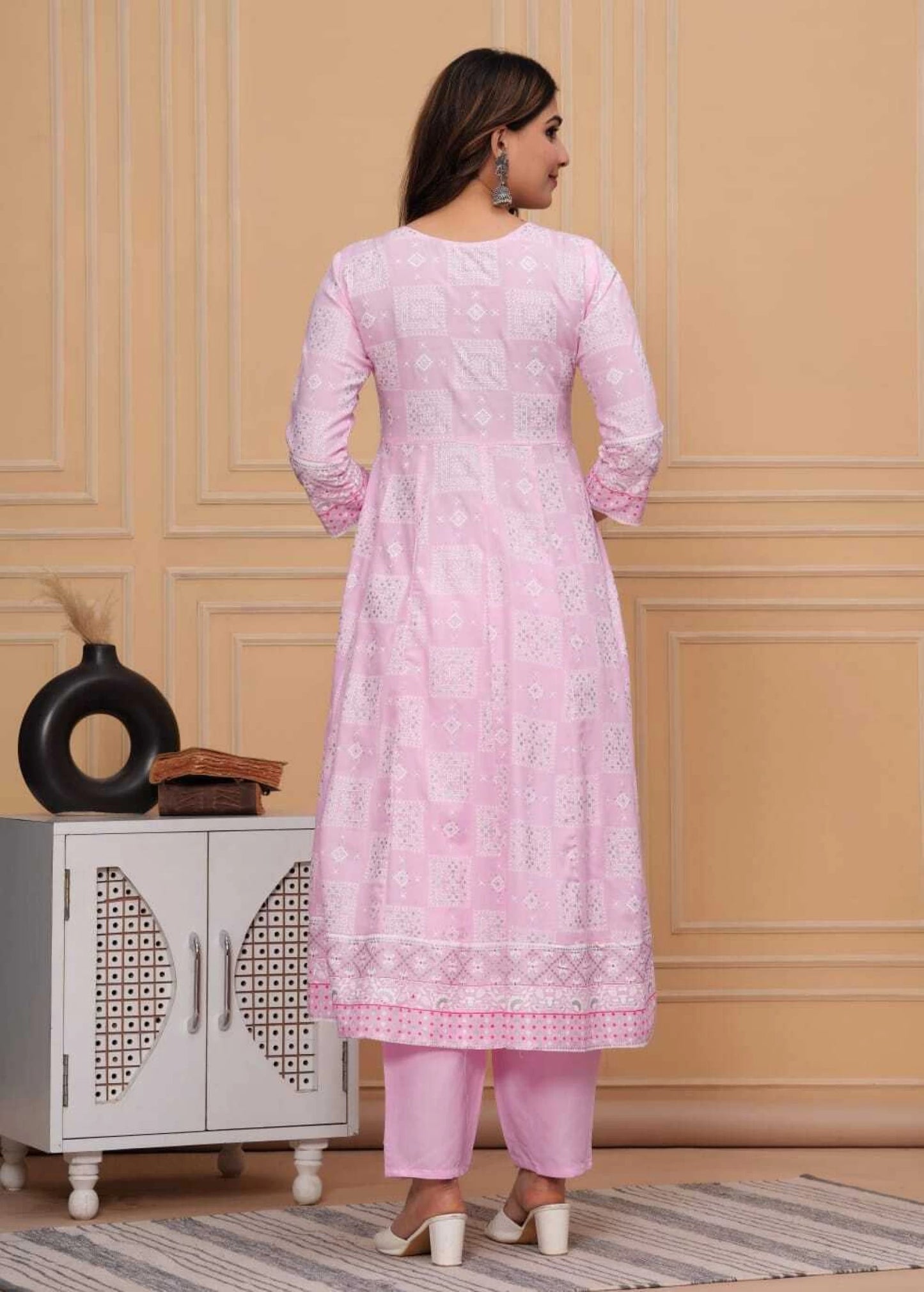 Women Pink Viscose Rayon Kurta Pant Dupatta Set