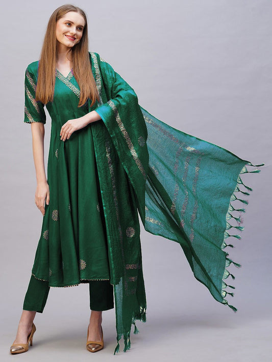 Ethnic Motifs Printed V-Neck Regular Anarkali Kurta With Trousers With Dupatta