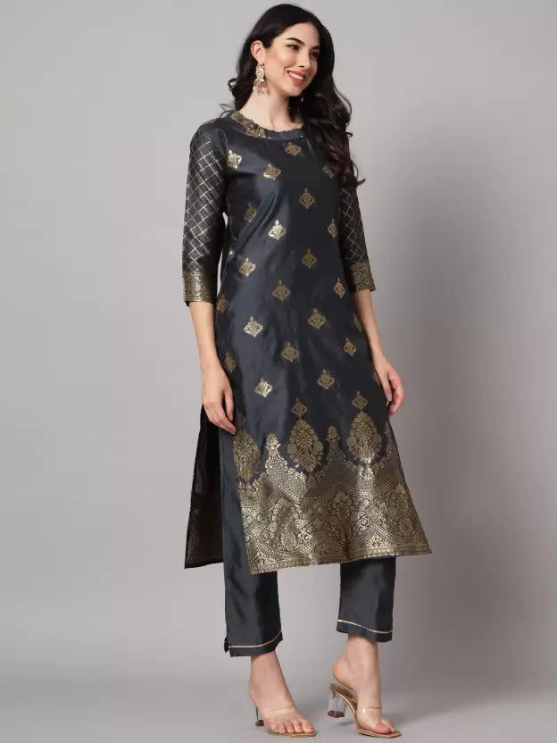 Women Silk Blend Kurta Pant Dupatta Set