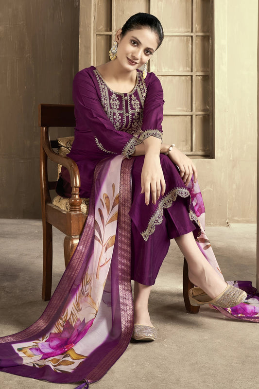 Women Silk Blend Kurta Pant Dupatta Set