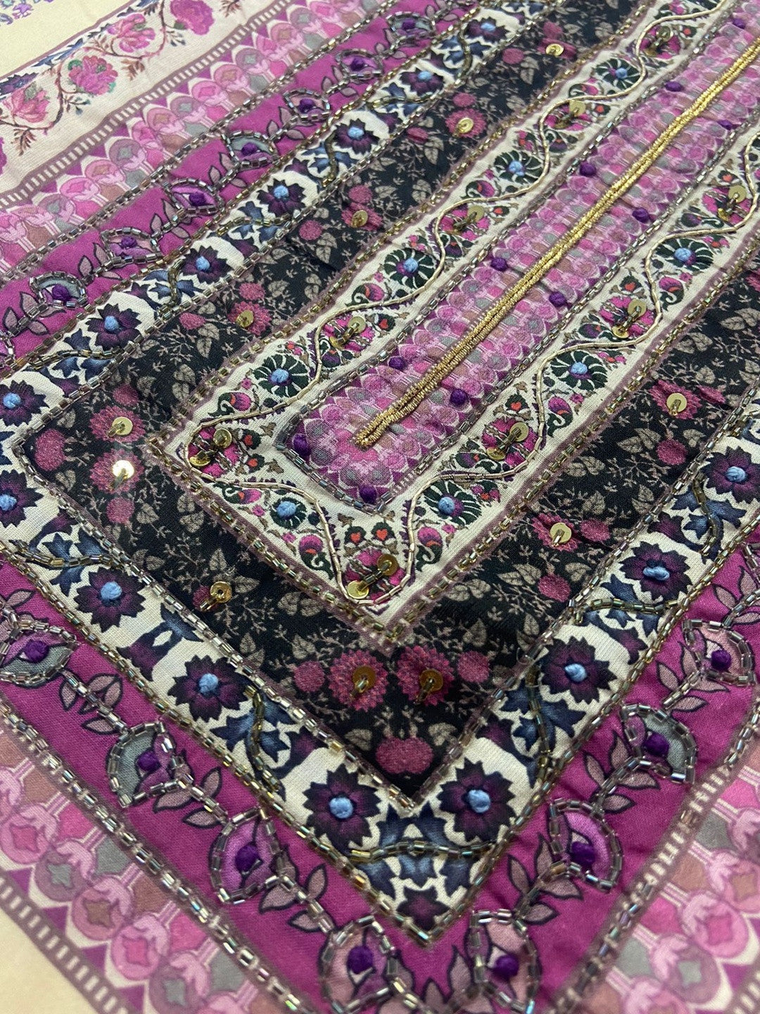 Women Floral Embroidered Regular Beads and Stones Pure Cotton Kurta with Trousers & With Dupatta
