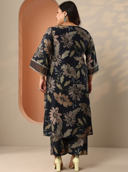 Plus size Floral Printed Regular Thread Work Kurta with Trousers