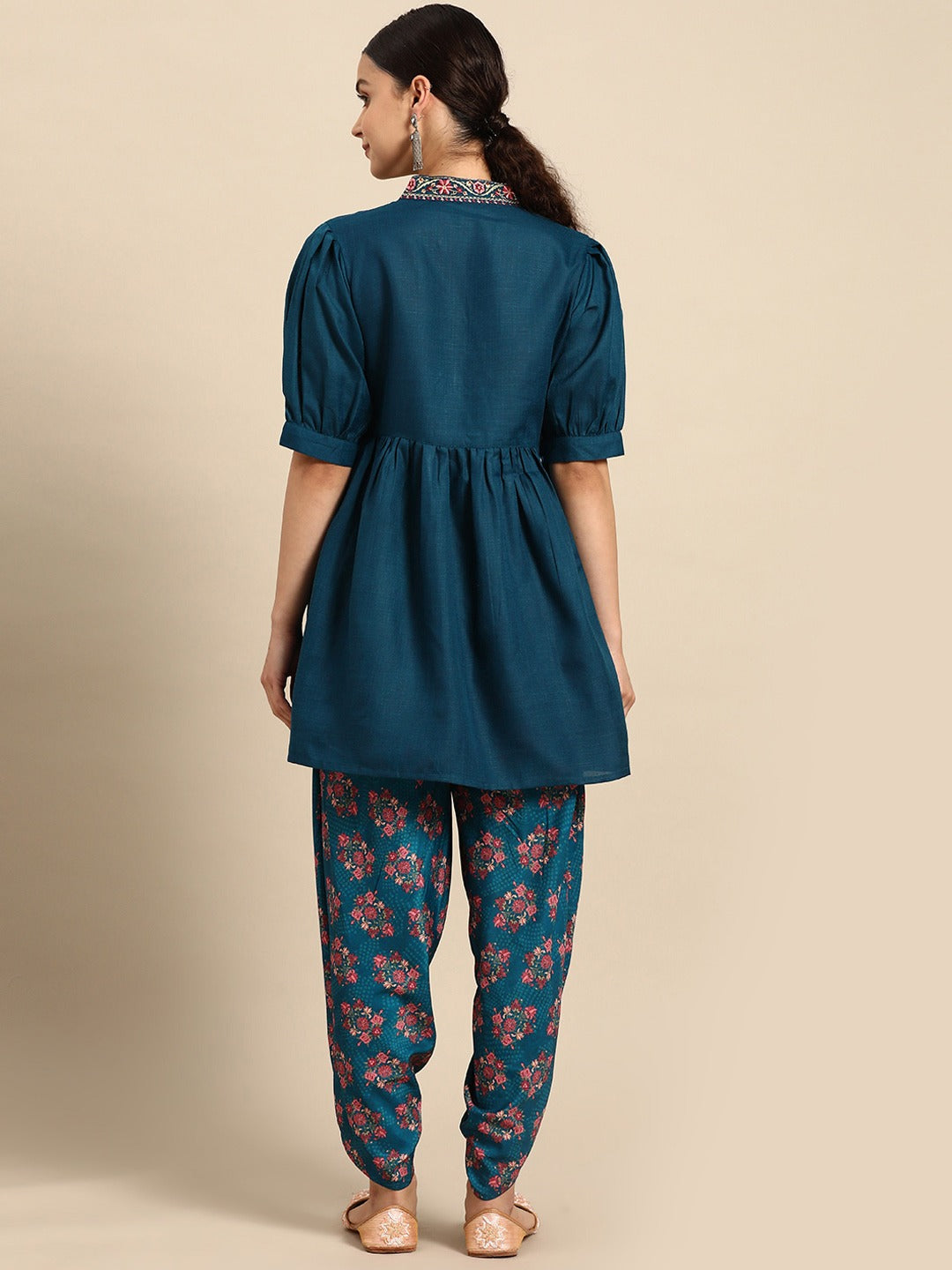 Women Floral Embroidered Thread Work Kurti with Harem Pants