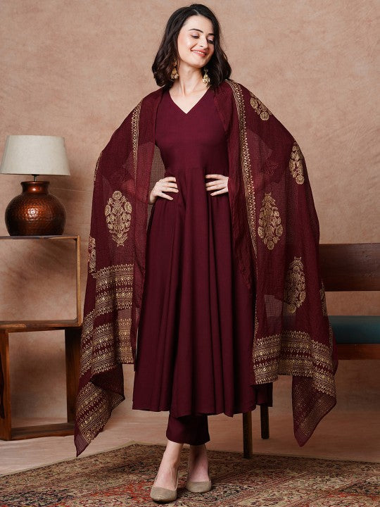 V Neck Anrkali Pleated Kurta With Trousers & Dupatta