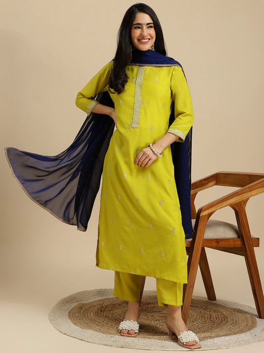 Women Silk Blend Kurta Pant Dupatta Set