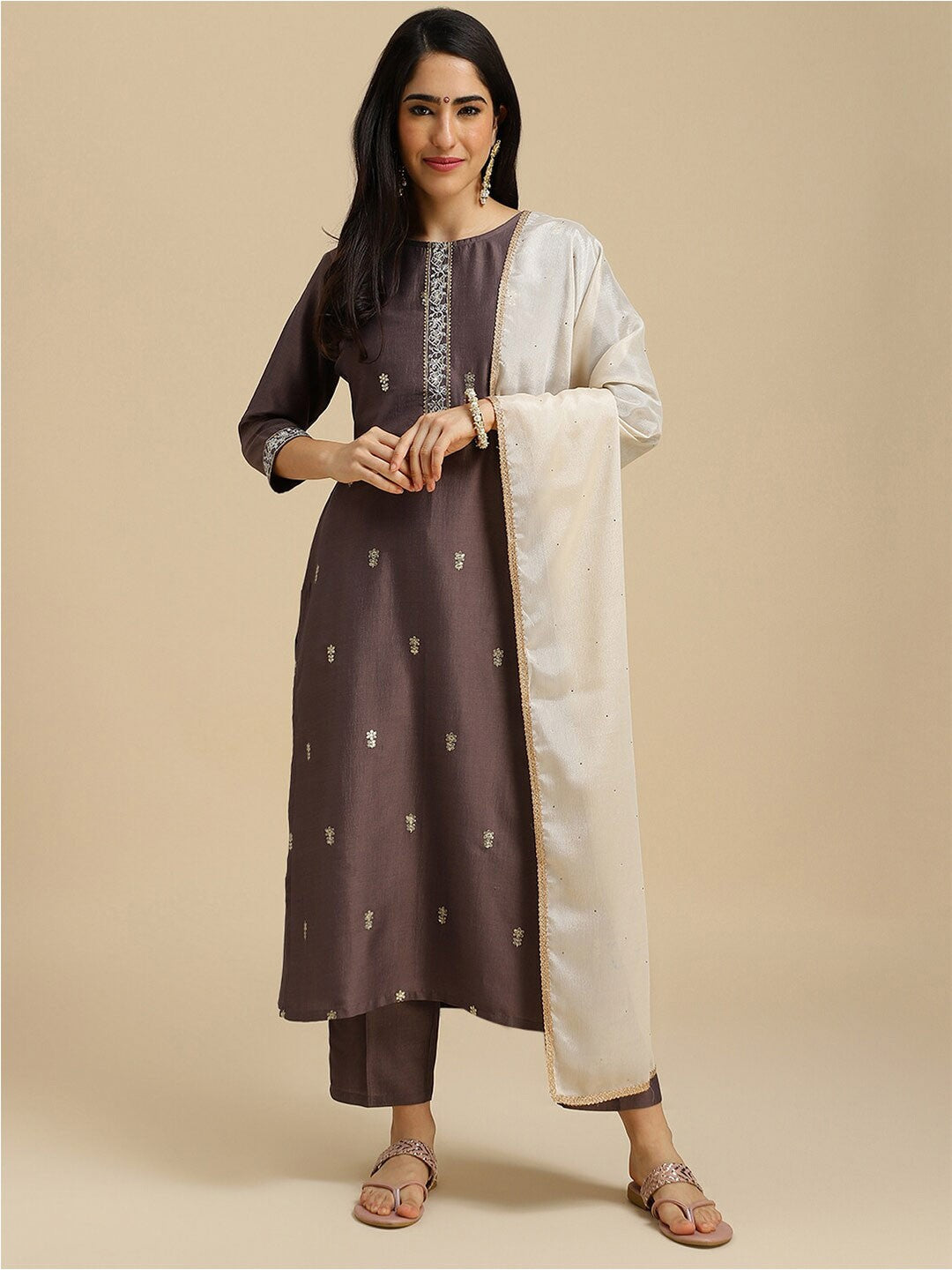 Floral Embroidered Regular Gotta Patti Kurta With Trousers & Dupatta