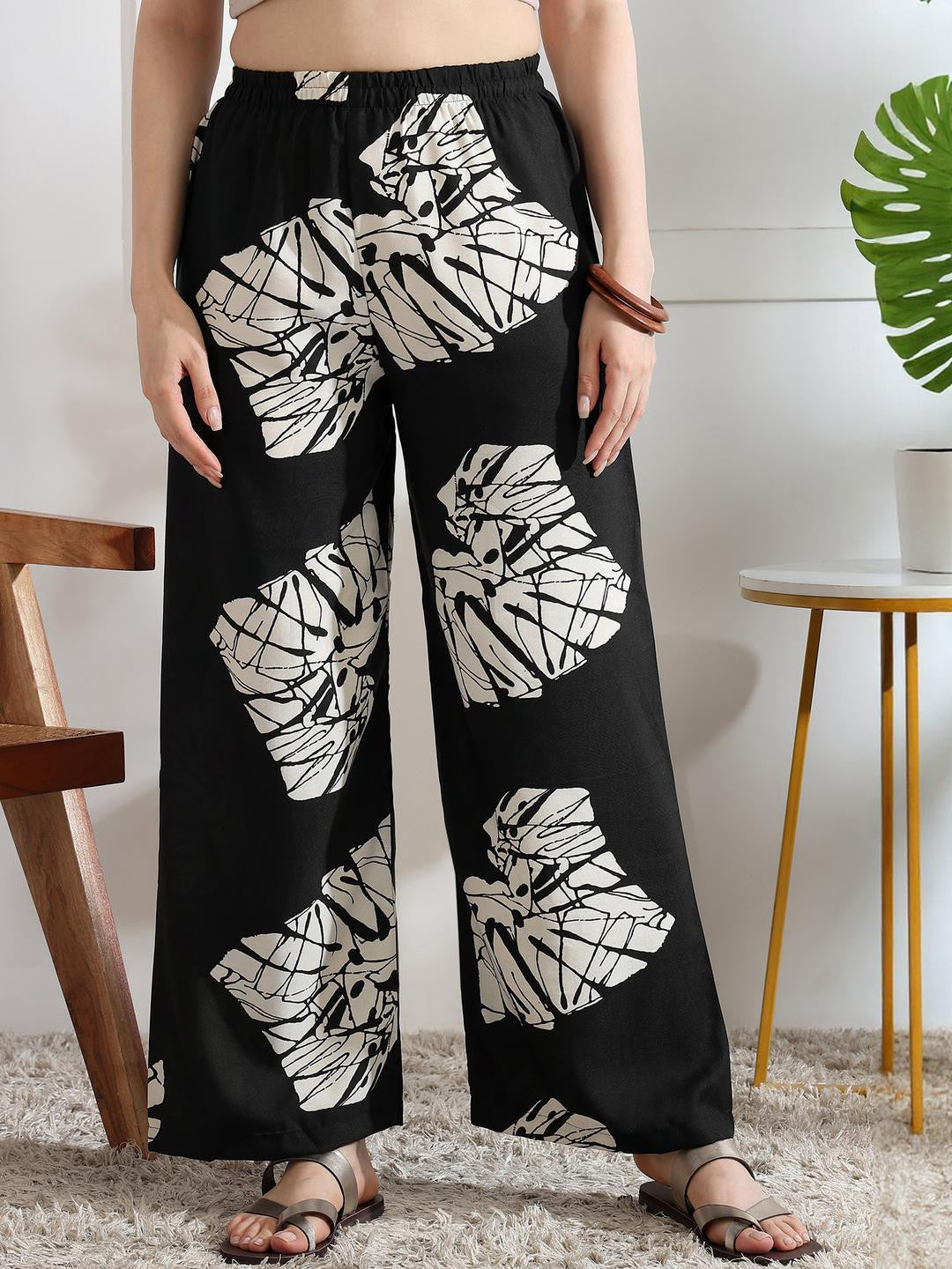 Women Black Viscose Rayon Kurta Sets