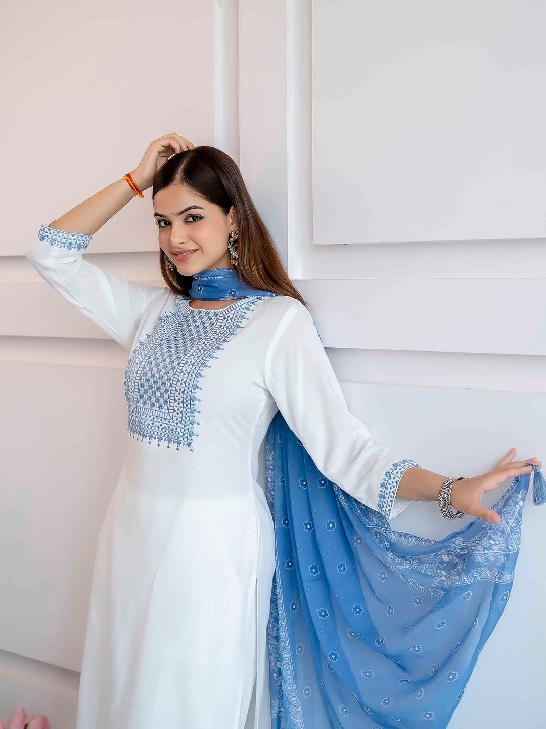 White Ethnic Motifs Embroidered Regular Thread Work Kurta with Salwar & With Dupatta