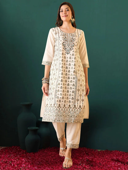 Women Cotton Blend Kurta Pant Dupatta Set