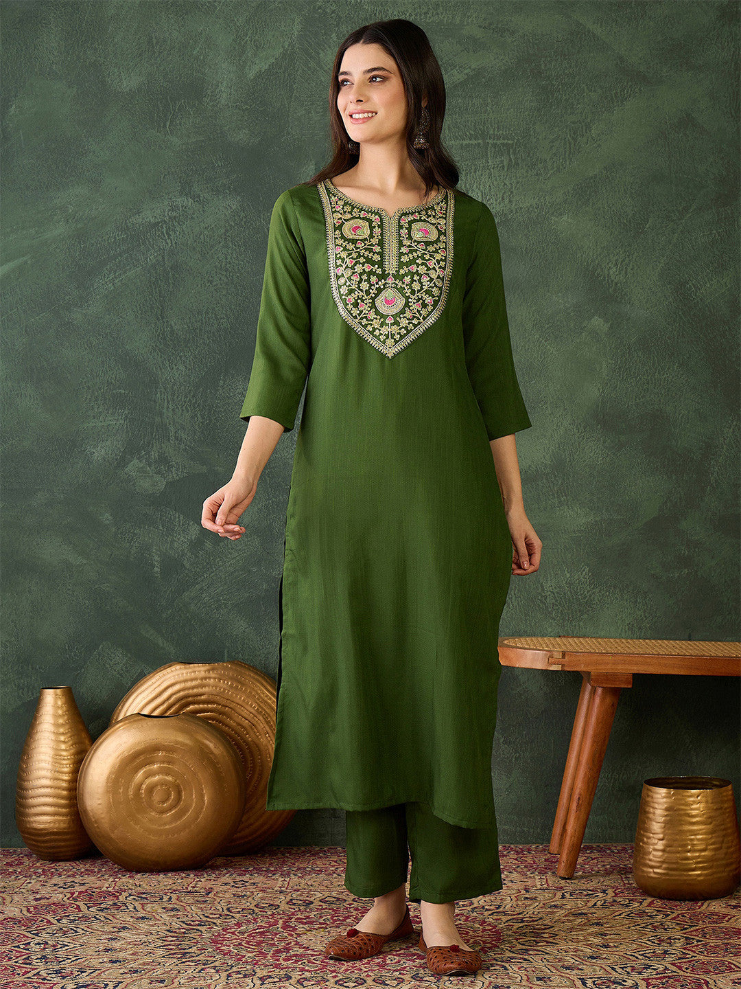 Women Floral Embroidered Regular Chikankari Kurta with Trousers & With Dupatta