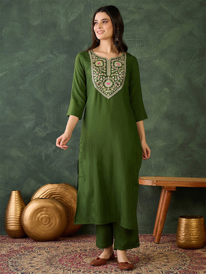 Women Floral Embroidered Regular Chikankari Kurta with Trousers & With Dupatta