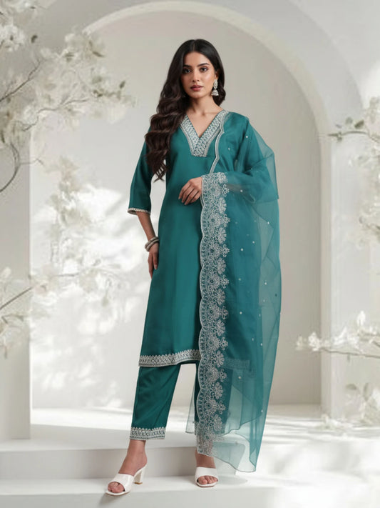 Women Silk Blend Kurta Pant Dupatta Set