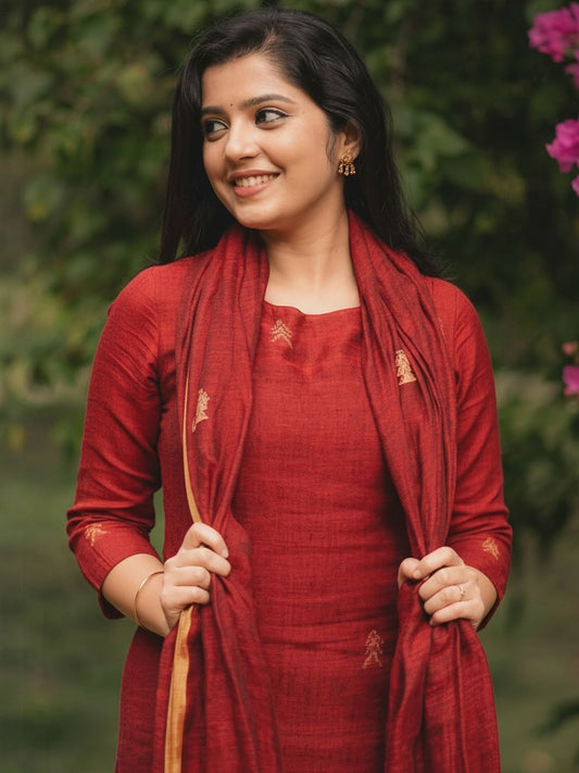 Ethnic Motifs Round Neck Thread Work Straight Kurta With Trousers & Dupatta