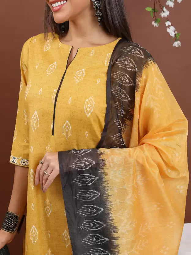 Women Cotton Blend Kurta Pant Dupatta Set