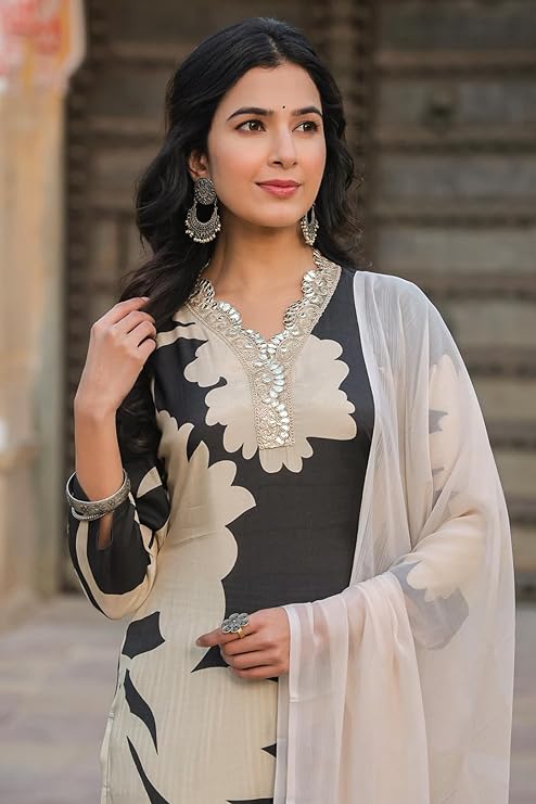 Women Cotton Blend Kurta Set With Dupatta