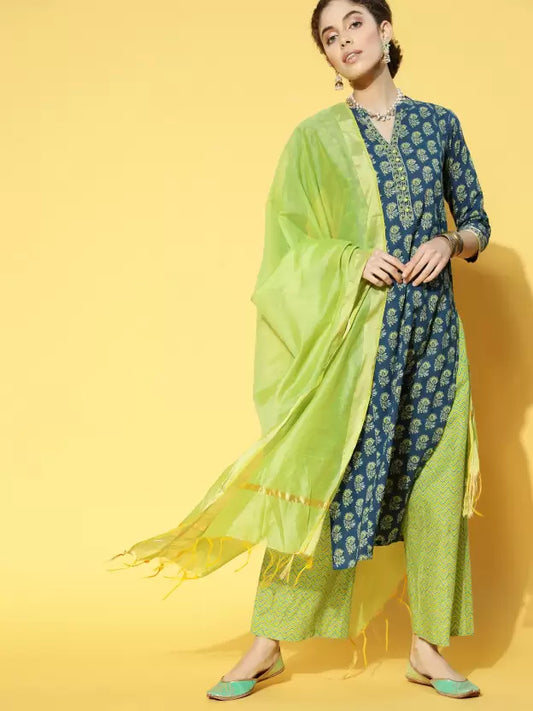 Women Cotton Blend Kurta and Palazzo Set