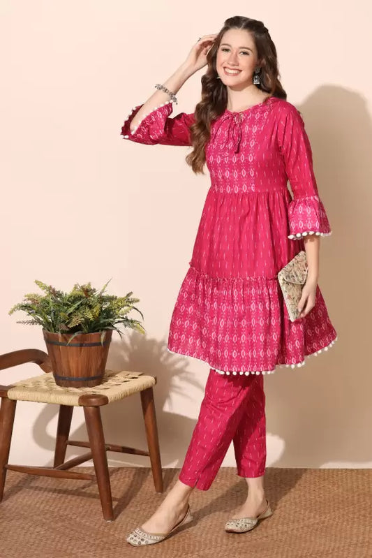 Women Cotton Blend Kurta and Pant Set