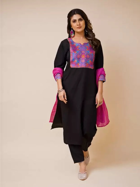 Women Crepe Kurti Pant Dupatta Set